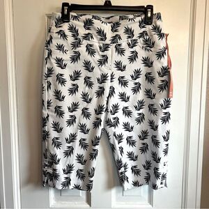 Hearts of Palm Capri Shorts